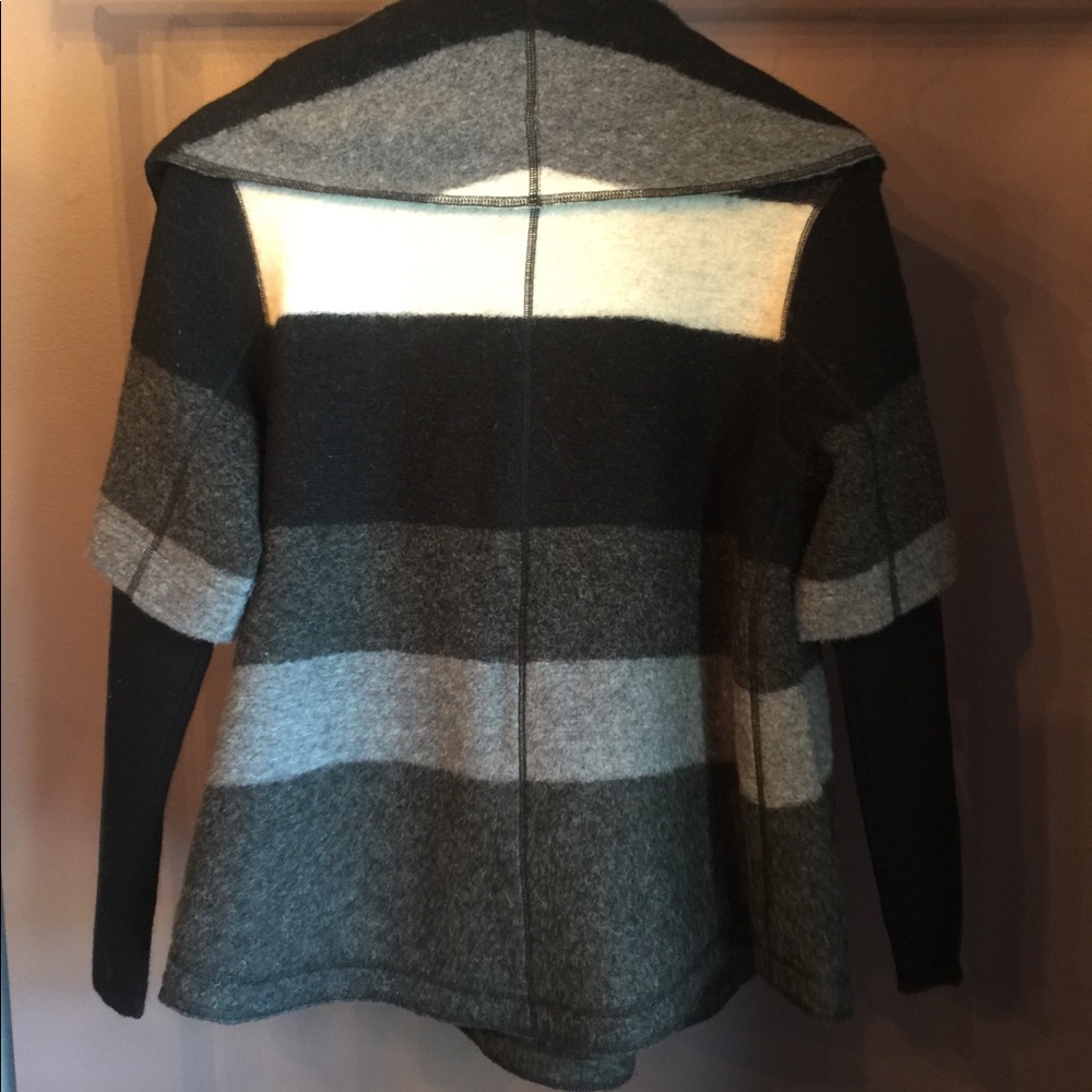 Line Wool Blend Jacket - Picture 3 of 3